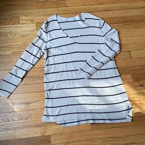 Old Navy lightweight sweater oatmeal black stripe